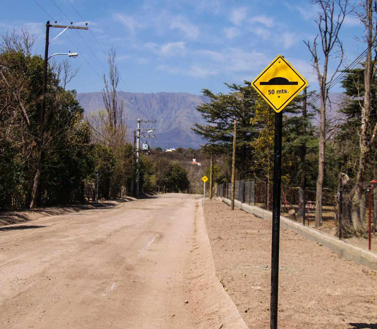 Obra cordón cuneta calle Vicente Castro