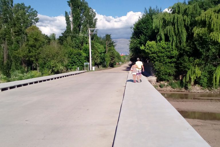 foto puente y rio